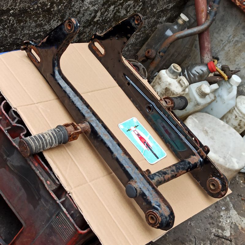 Jual swingarm arem Suzuki A100 Econos ori original second bekas copotan