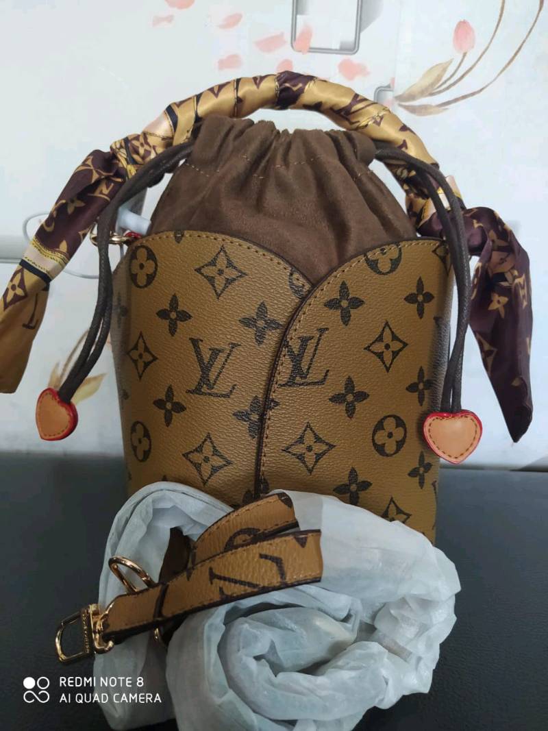 Tas import eks LOUIS VUITTON monogram serut handbag besar - Fashion Wanita  - 800669996