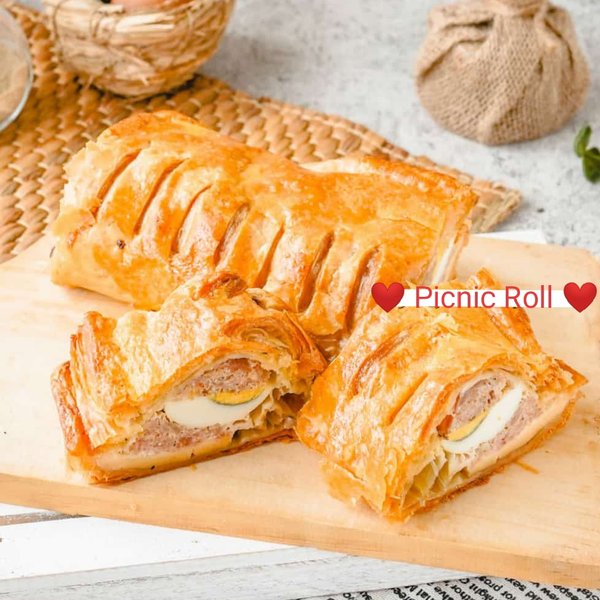 Jual Picnic Roll / Beef Strudel / Beef Pastry / Sausage Brood Terenak