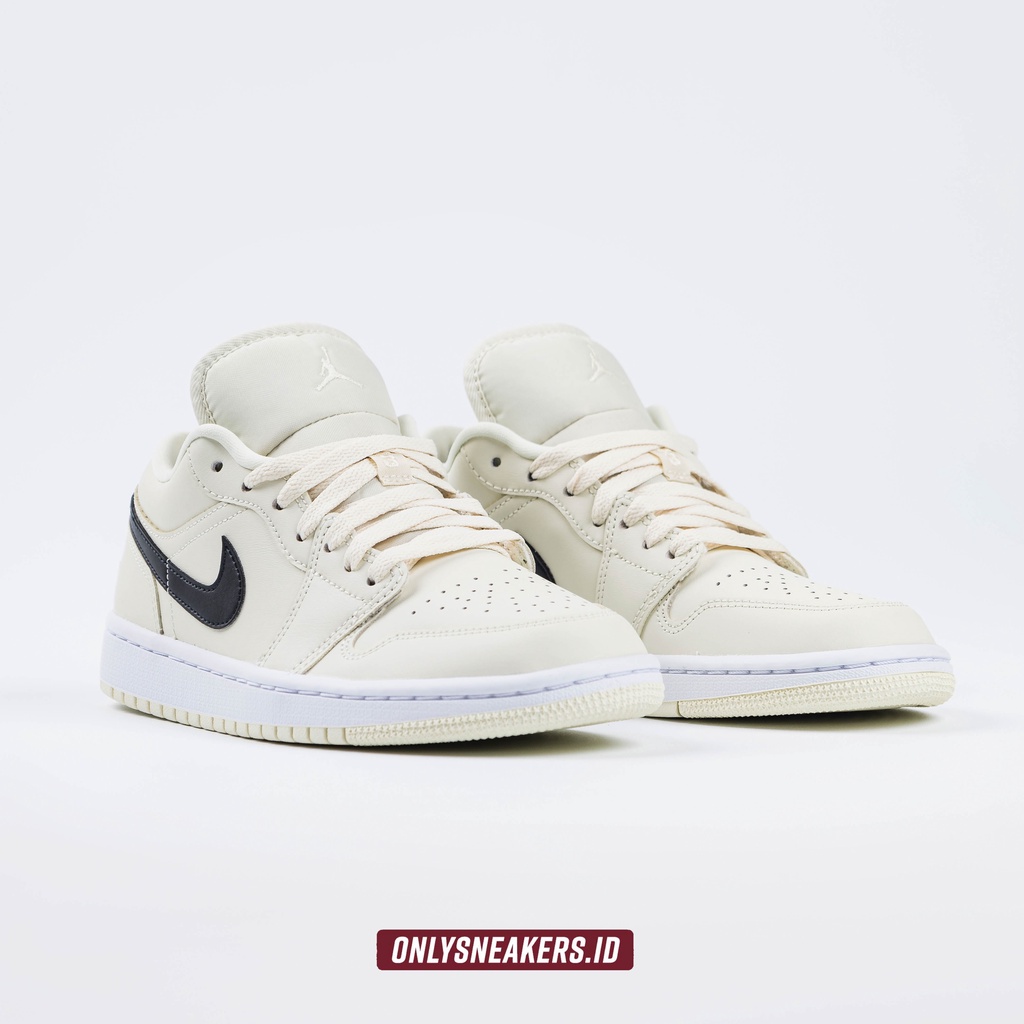 Jual JORDAN 1 LOW COCONUT MILK (W) Shopee Indonesia