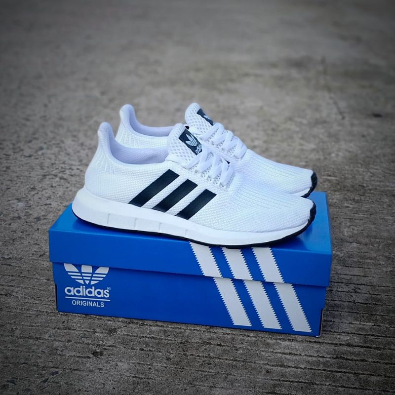 Jual Sepatu Pria ADIDAS SWIFT RUN White Black 100 ORIGINAL Shopee Indonesia