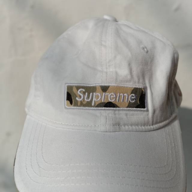 Topi supreme 2025 x bape