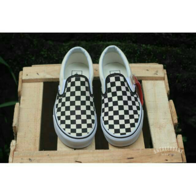 Jual VANS SLIP-ON CLASSIC CHECKERBOARD B/W (DEFECT) | Shopee Indonesia