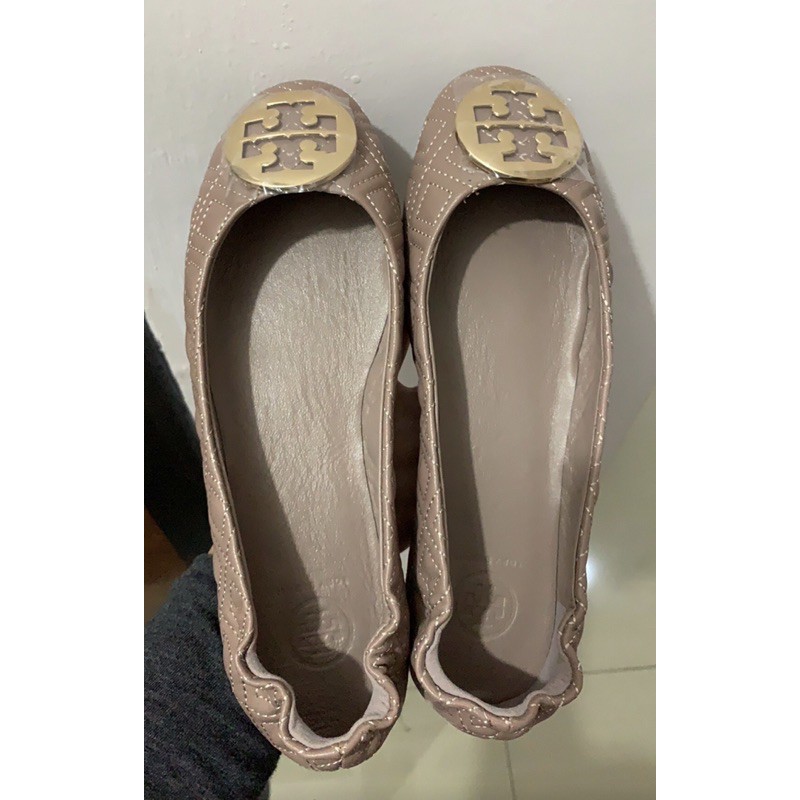 Tory burch hot sale quilted shoes