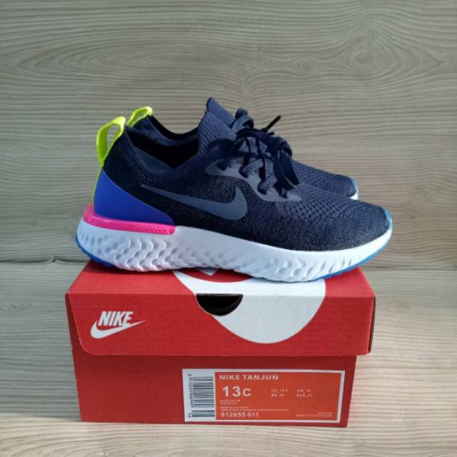 Nike epic react store flyknit kids navy