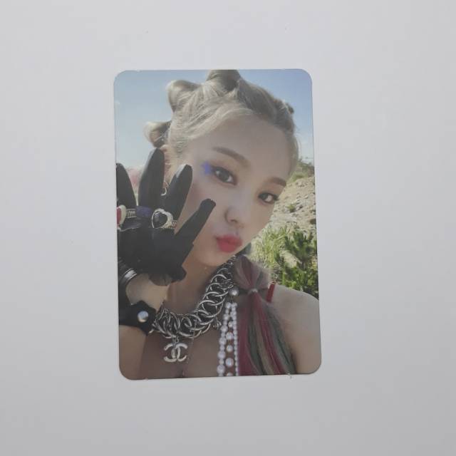 Jual Itzy Yeji Not Shy Photocard Not Shy Postcard Set Shopee Indonesia