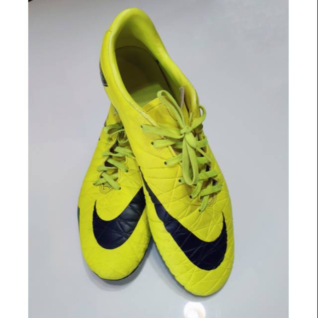 Sepatu bola nike outlet hypervenom phelon