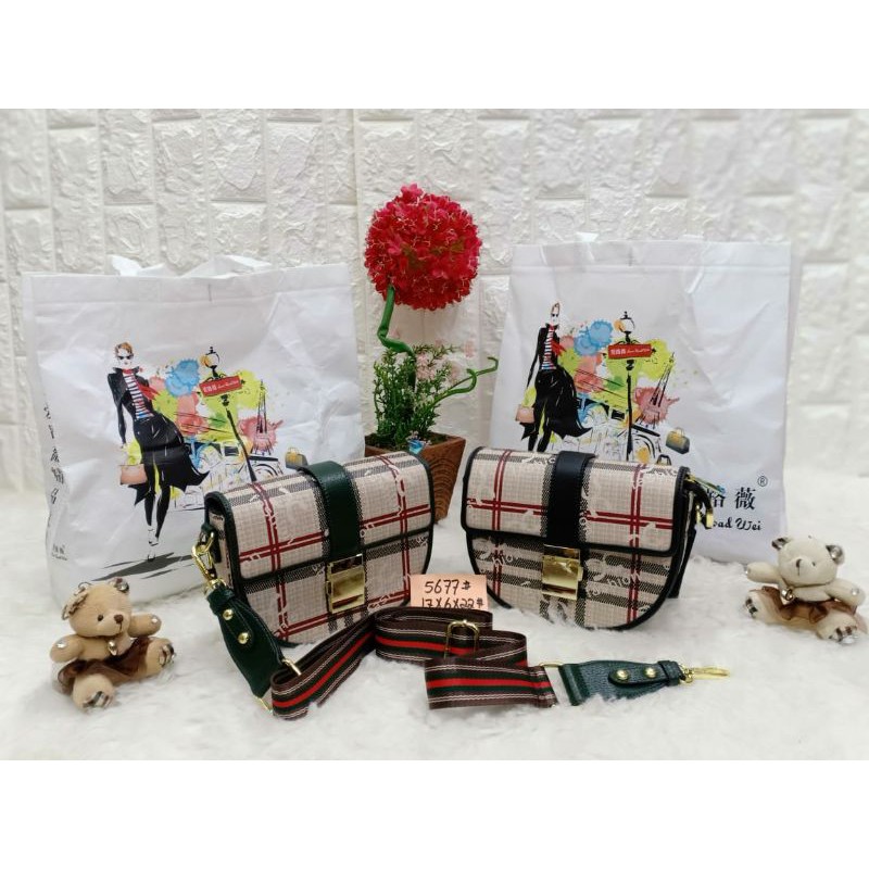 Jual TAS BATAM BURBERRY 5677 | Shopee Indonesia