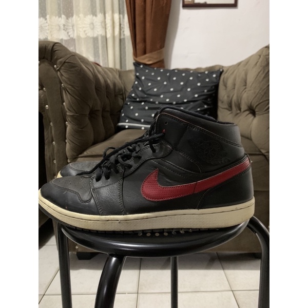 Jordan 1 retro outlet mid black team red