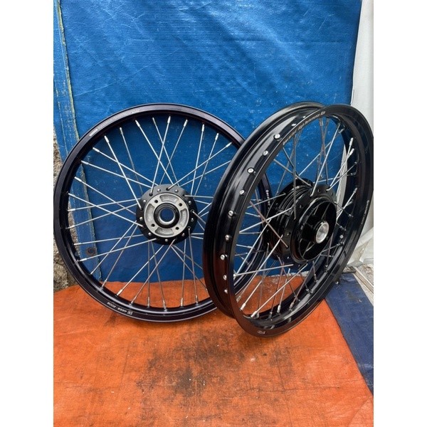 Jual velg Set Rx king ring 18 tromol original velg scarlet racing model