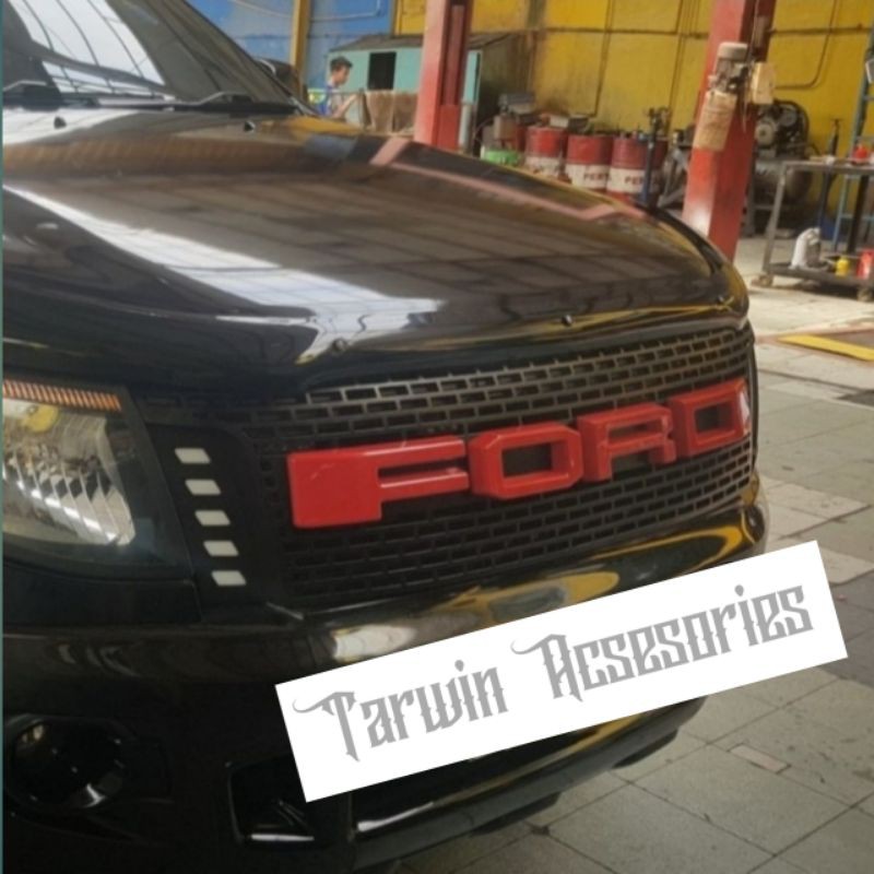 Jual grill ford ranger T6 2012-2014 logo ford merah | Shopee Indonesia