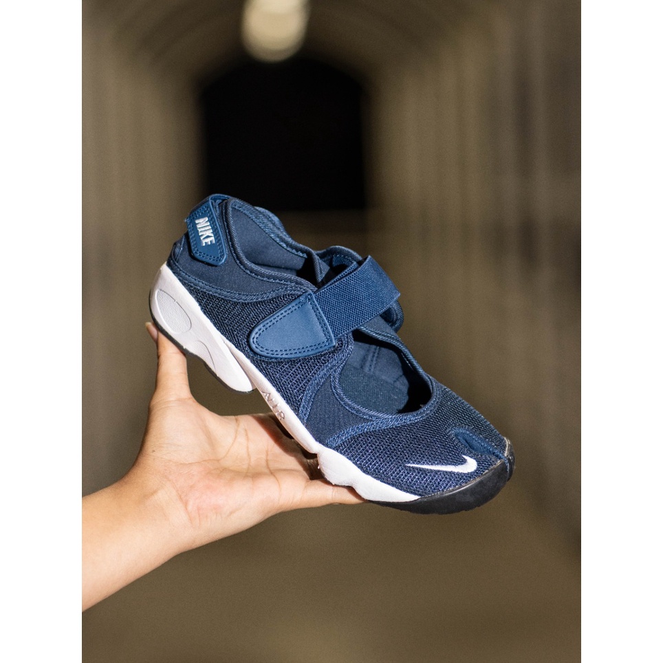 NIKE AIR RIFT NAVY WHITE