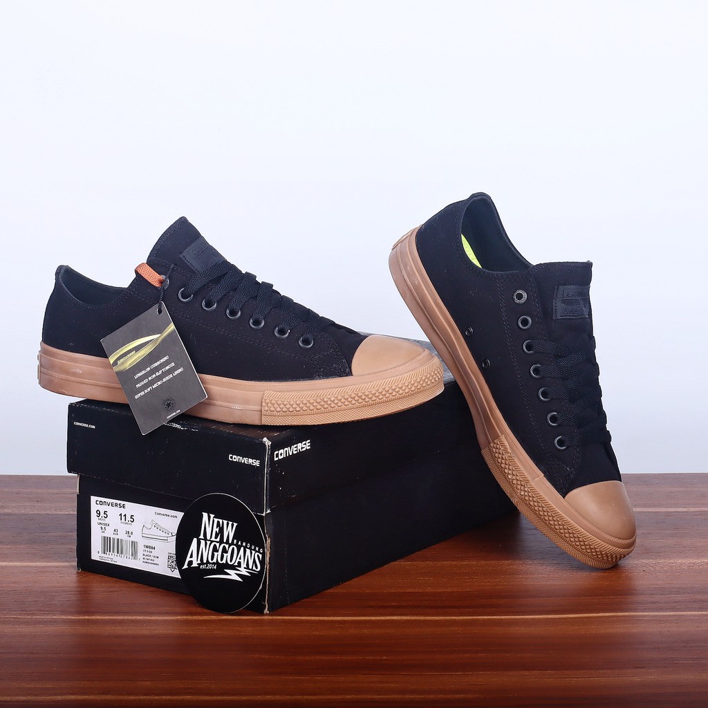 Sepatu converse hotsell chuck taylor 2