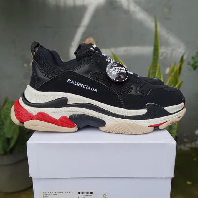 Unauthorized store authentic balenciaga