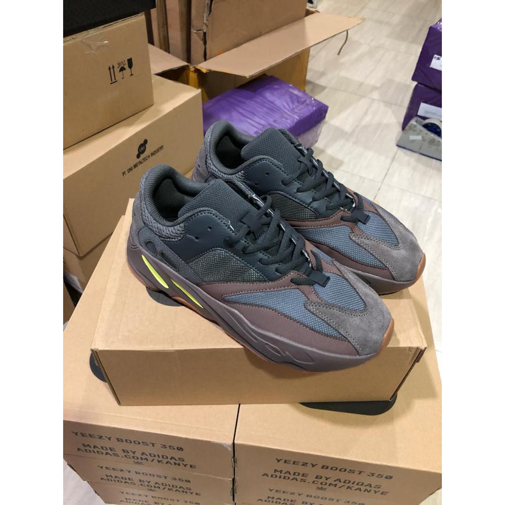 Yeezy 700 mauve deals made in china