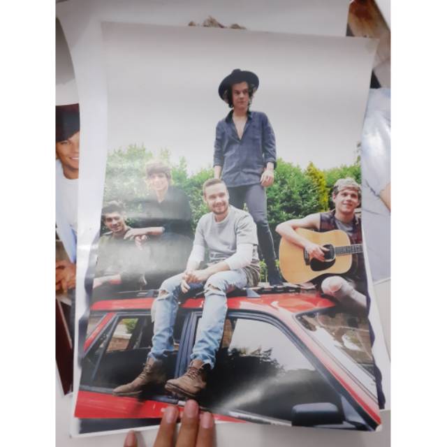 Jual POSTER ONE DIRECTION 5SOS | Shopee Indonesia