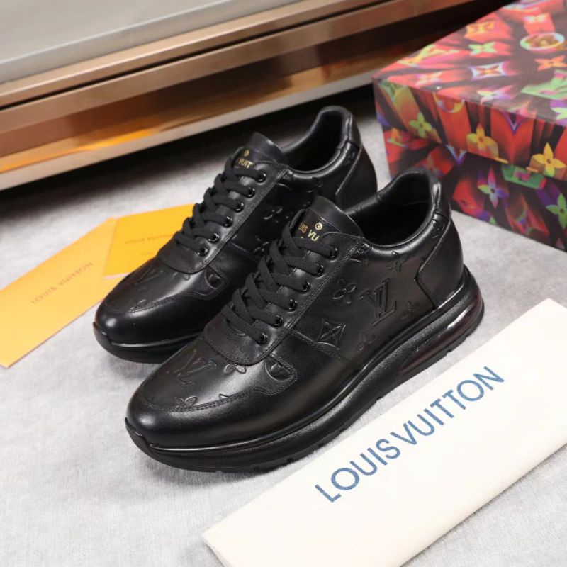 Daftar harga Sepatu Pria Louis Vuitton Asli Bulan Oktober 2023