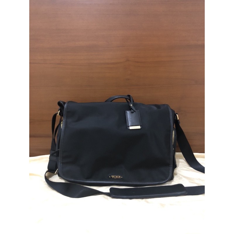 Tumi lola messenger on sale bag