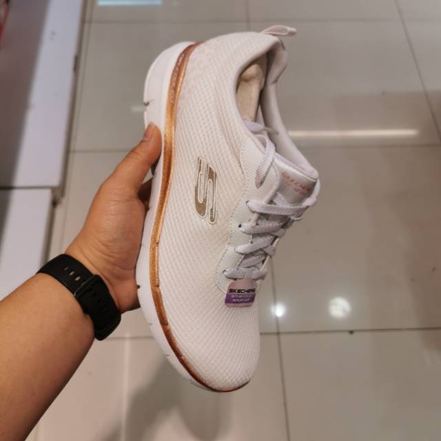 Jual SKECHERS AIR COOLED WHITE MEMORY FOAM WOMEN ORIGINAL Shopee