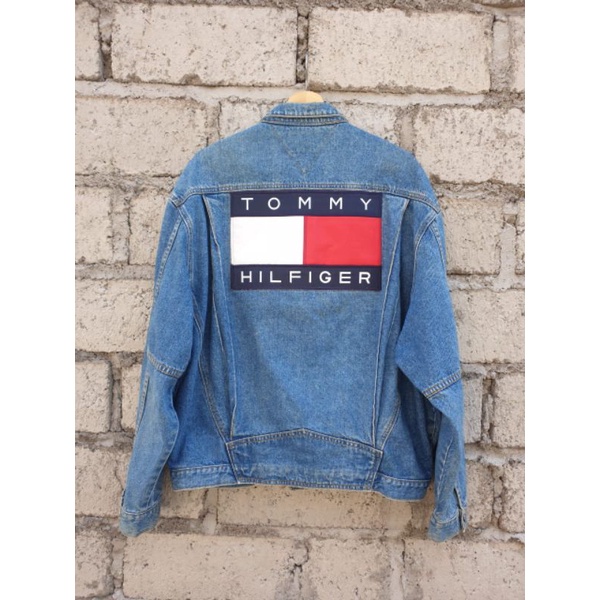 Tommy hilfiger jacket hot sale big logo