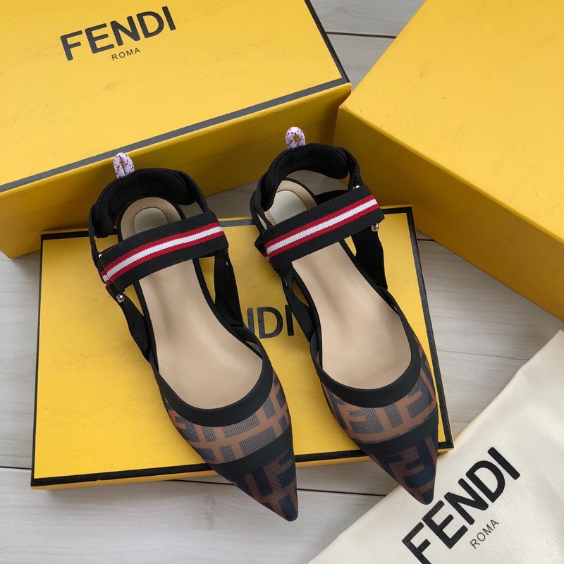 Sepatu store sandal fendi