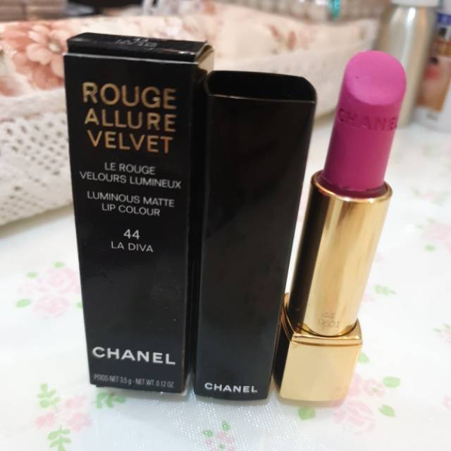 Jual Chanel lipstick rouge allure velvet 44 la diva/ preloved like new