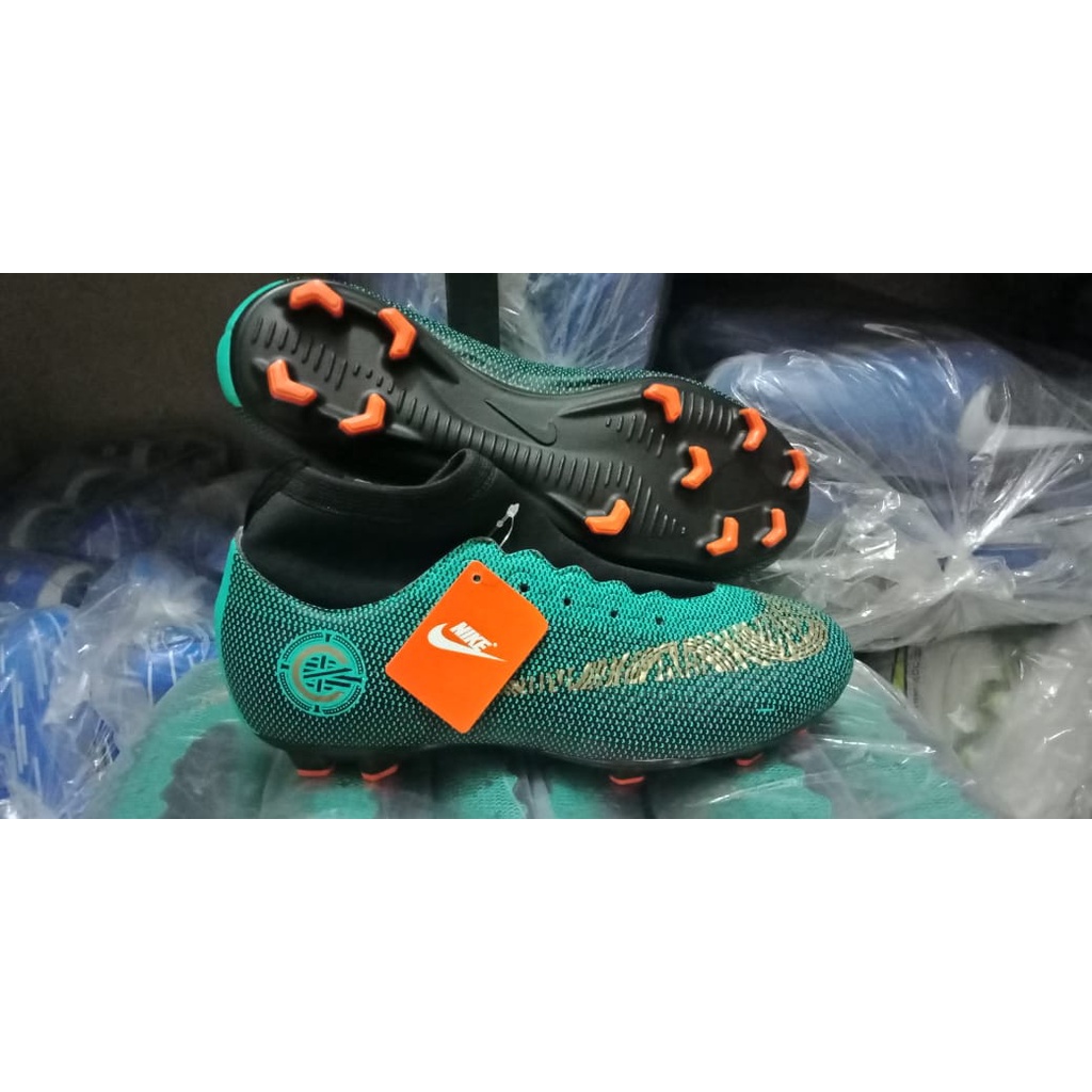 Jual Paket sepatu bola5 | Shopee Indonesia
