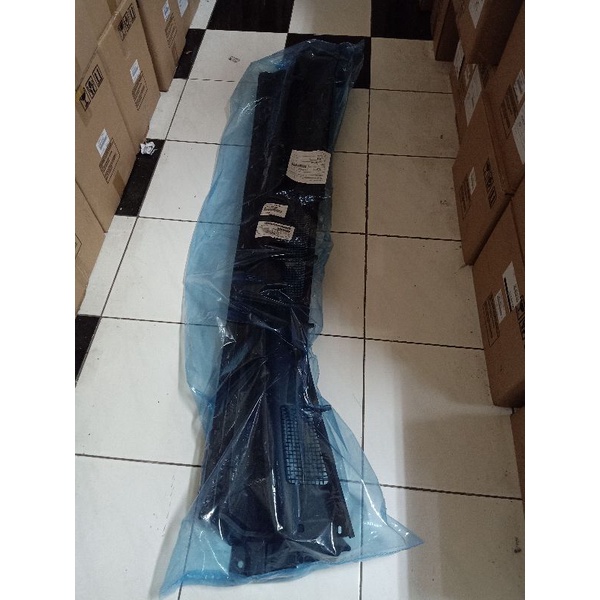 Jual Cover cowl /panggangan sate bawah kaca innova reborn original ...