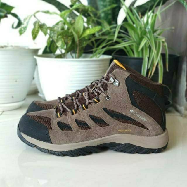Sepatu deals columbia waterproof