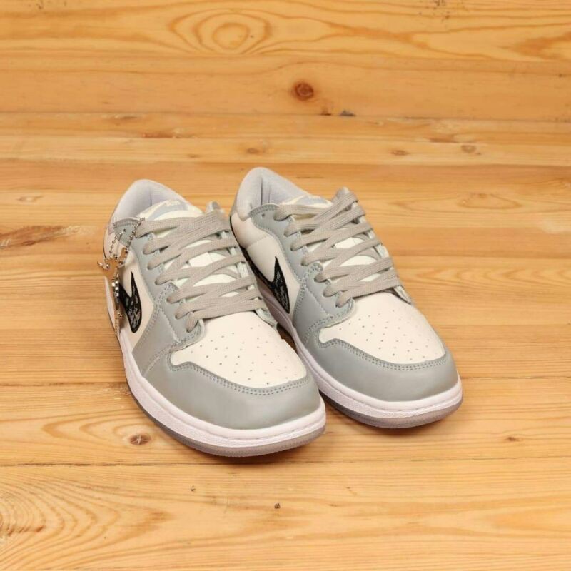 Jual SEPATU NIKE AIR JORDAN 1 LOW X DIOR | Shopee Indonesia