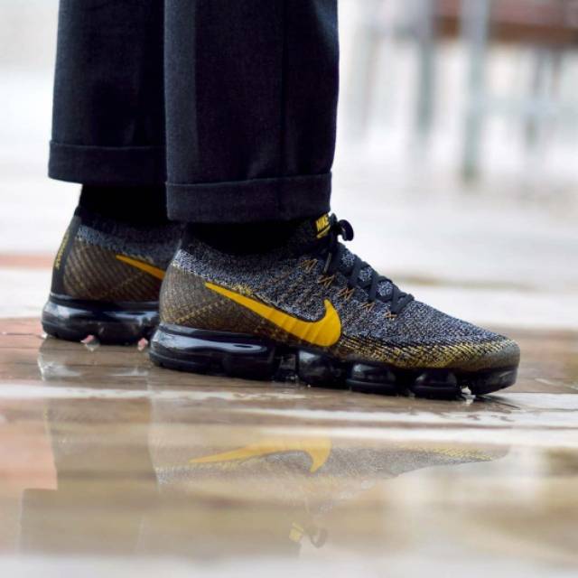 Vapormax black mineral gold shops