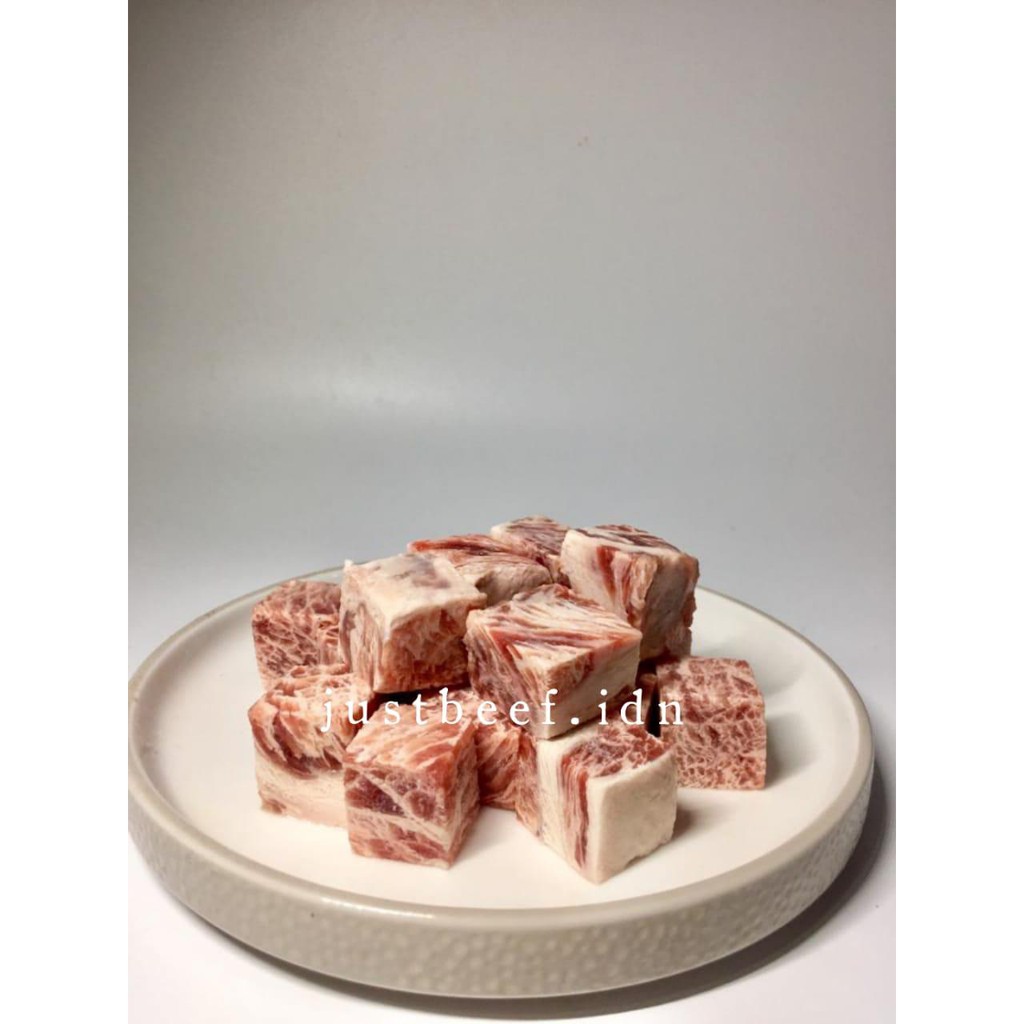 Jual Daging Sapi Saikoro Beef Meltique Cubes 250gr/500gr/1kg | Shopee ...