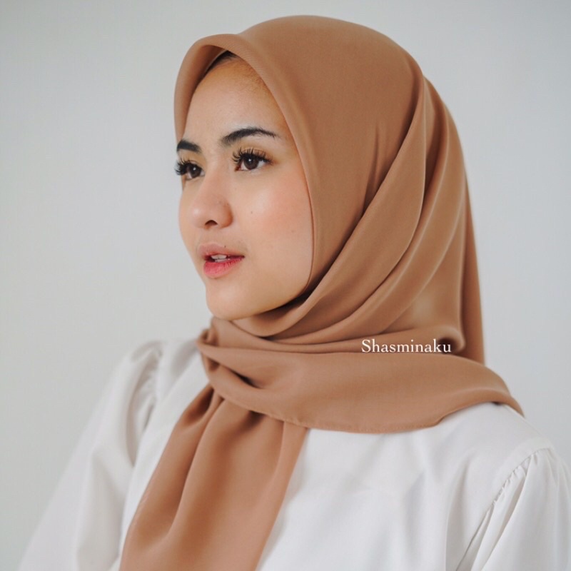 Jual Jahit Tepi Hijab Bella Square Polycotton Premium Jilbab Segi Empat Hijab Segi Empat