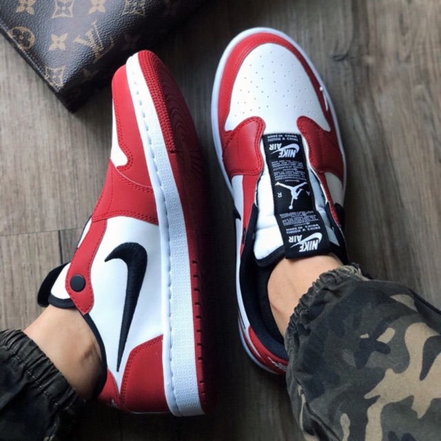 Sepatu Pria Nike Air Jordan 1 Low Slip On 2 Chicago Black Toe Full White PRM