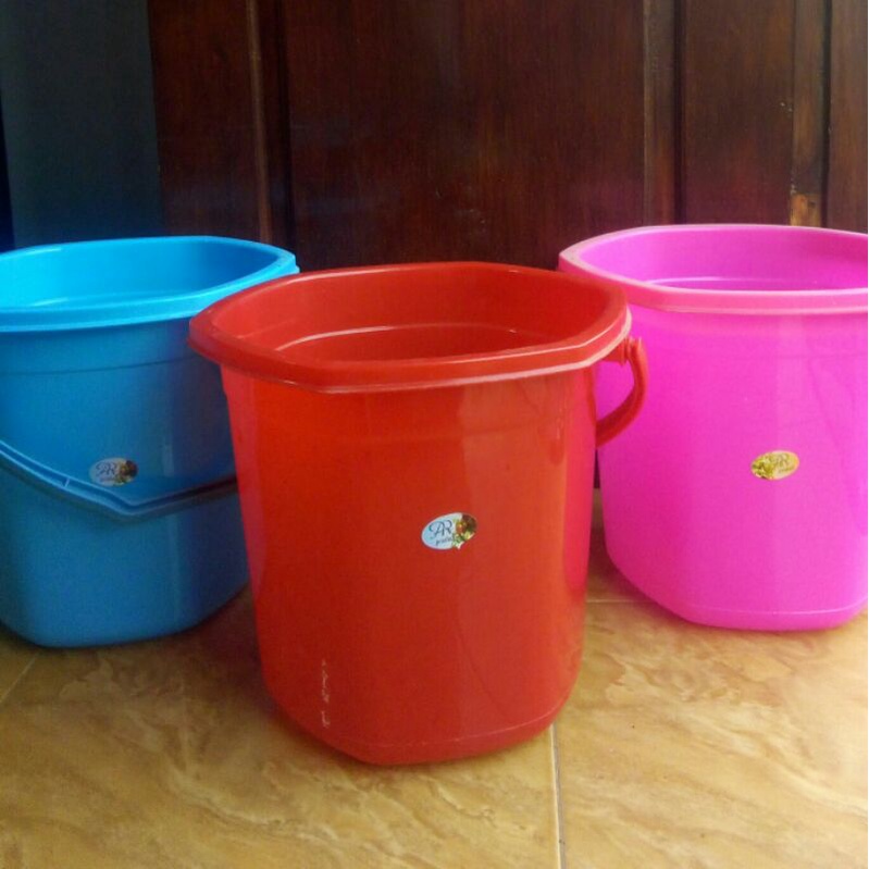 Jual Ember Plastik 15 liter / Timba Plastik Segi Enam 4 Galon/ Timba ...
