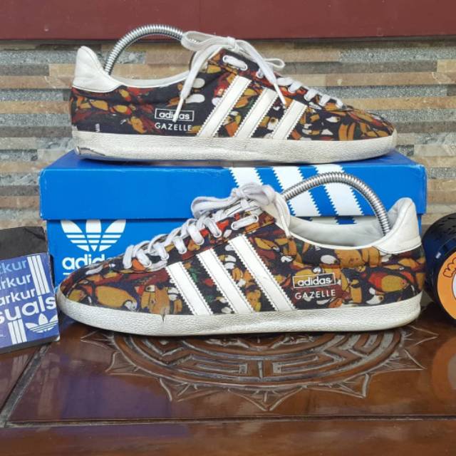 Gazelle on sale adidas motif