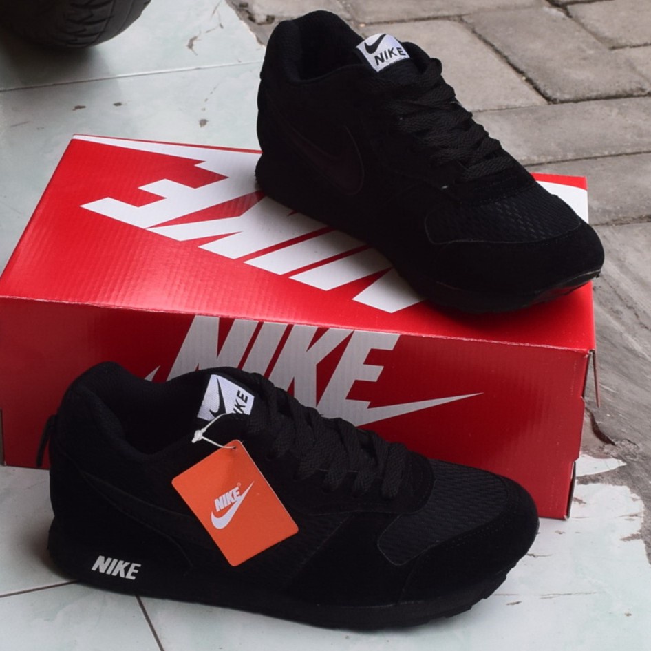 Jual Sepatu Sneakers Nike pria ORIGINAL Sepatu Nike - Hitam, 39 - Kab.  Tangerang - Thebellio