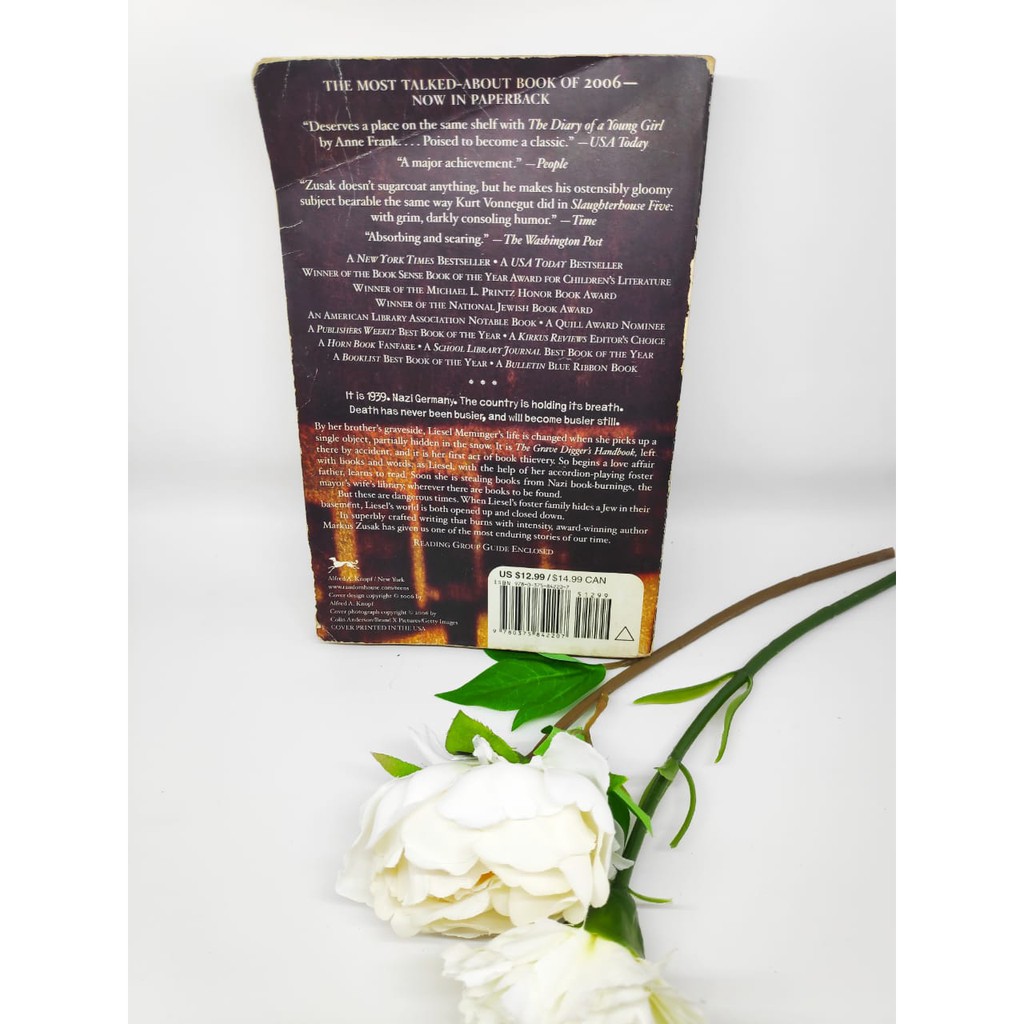 Jual NOVEL THE BOOK THIEF - Markus Zusak | Shopee Indonesia