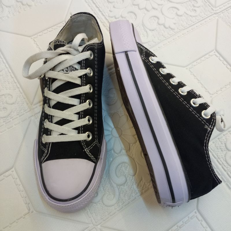 toko sepatu all star