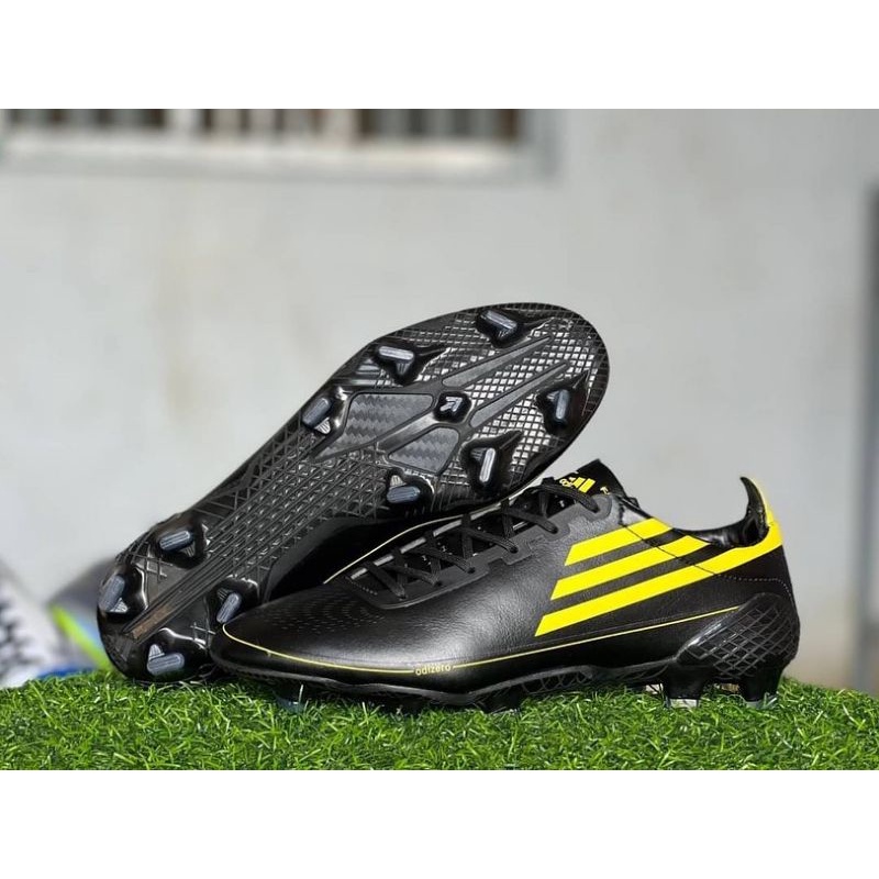 Sepatu bola 2024 adidas f50 hitam