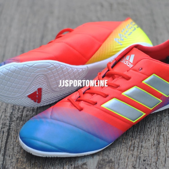 Adidas messi 2025 merah putih