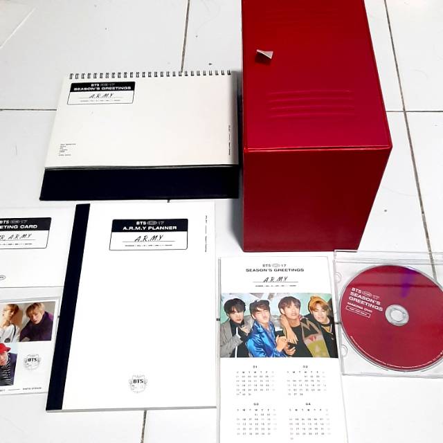 Jual [VERY RARE SHARING] BTS Season's Greetings 2017 Desk Calendar