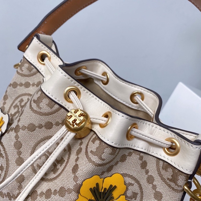 กระเป๋าสะพาย TORY BURCH T MONOGRAM JACQUARD BUCKET BAG HAZELNUT