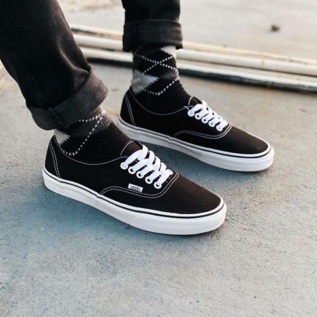 Vans authentic black outlet white ifc