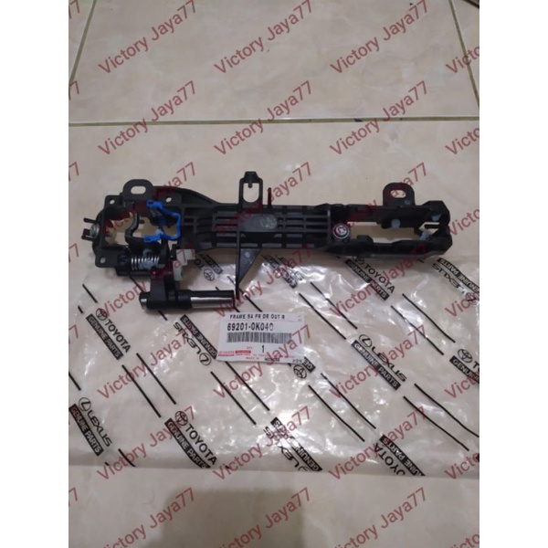 Jual Frame Sub Assy Handle Lapisan Dalam Pintu Depan Toyota Innova ...