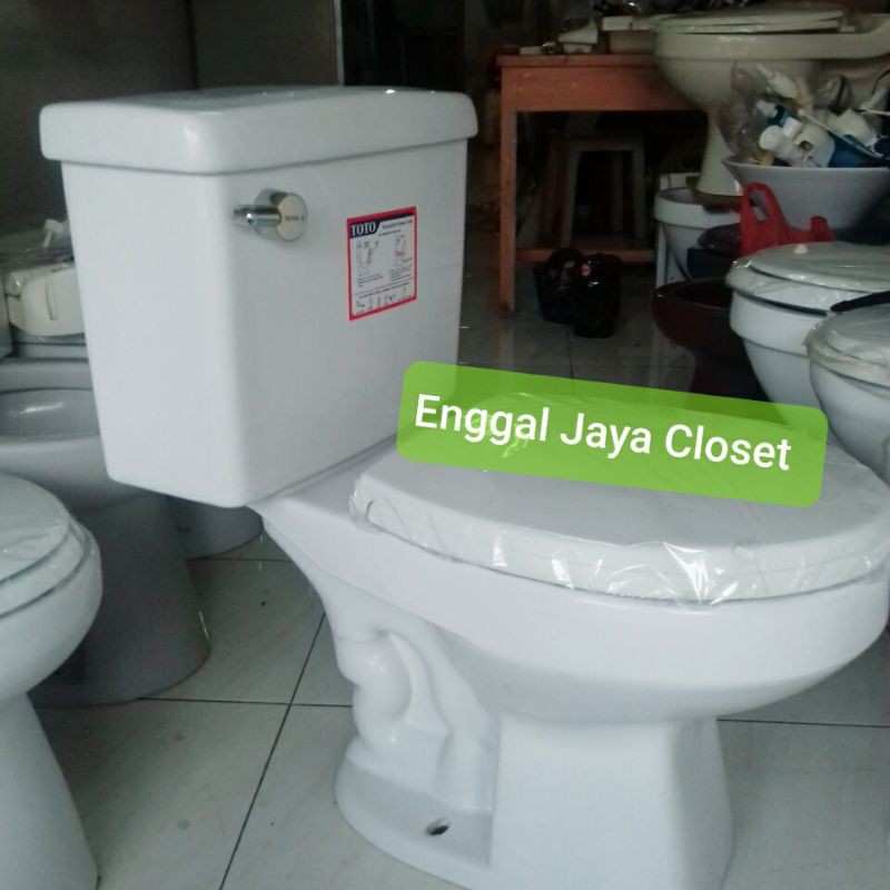 Closet duduk merek toto703 free ongkir khusus jadetabek