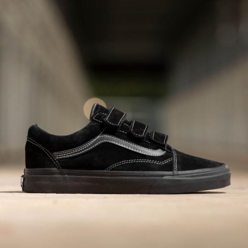 Velcro vans best sale all black