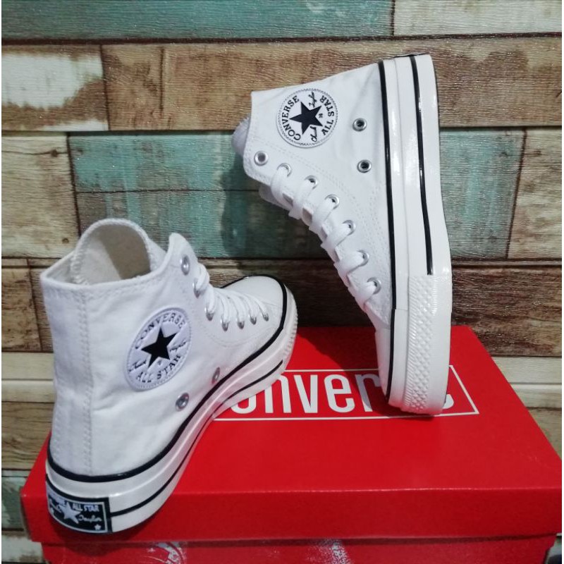 Harga hotsell converse white