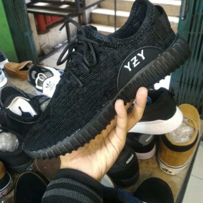 Jual SEPATU ADIDAS YEZZY HITAM SEPATU YZY SEPATU PRIA SEPATU SNEAKERS Shopee Indonesia