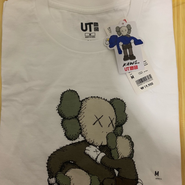 Jual Uniqlo Kaws ORIGINAL RETAIL (Rare) Shopee Indonesia
